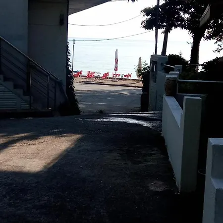 Nikol Koutsoupia Kókkinon Nerón