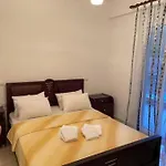 Nikol Koutsoupia Apartamento *