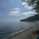 Nikol Koutsoupia * Kókkinon Nerón