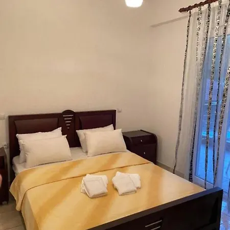 Nikol Koutsoupia Apartamento *