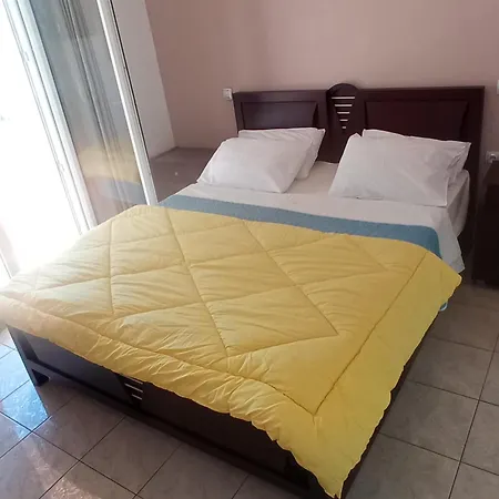 Nikol Koutsoupia Kókkinon Nerón