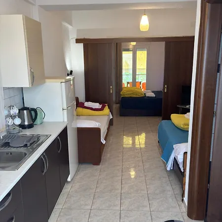 Homestay Nikol Koutsoupia