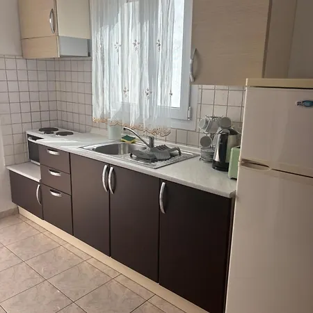 Nikol Koutsoupia * Kókkinon Nerón