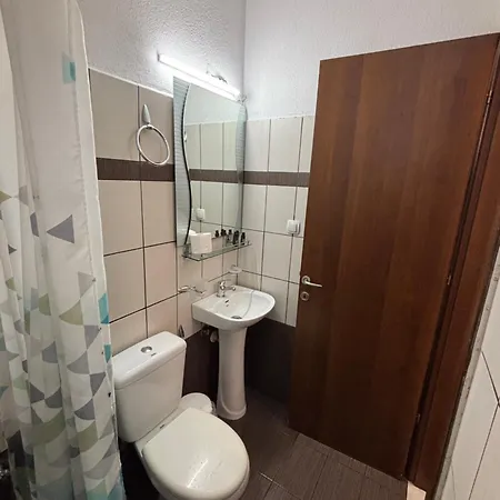 Nikol Koutsoupia Kókkinon Nerón